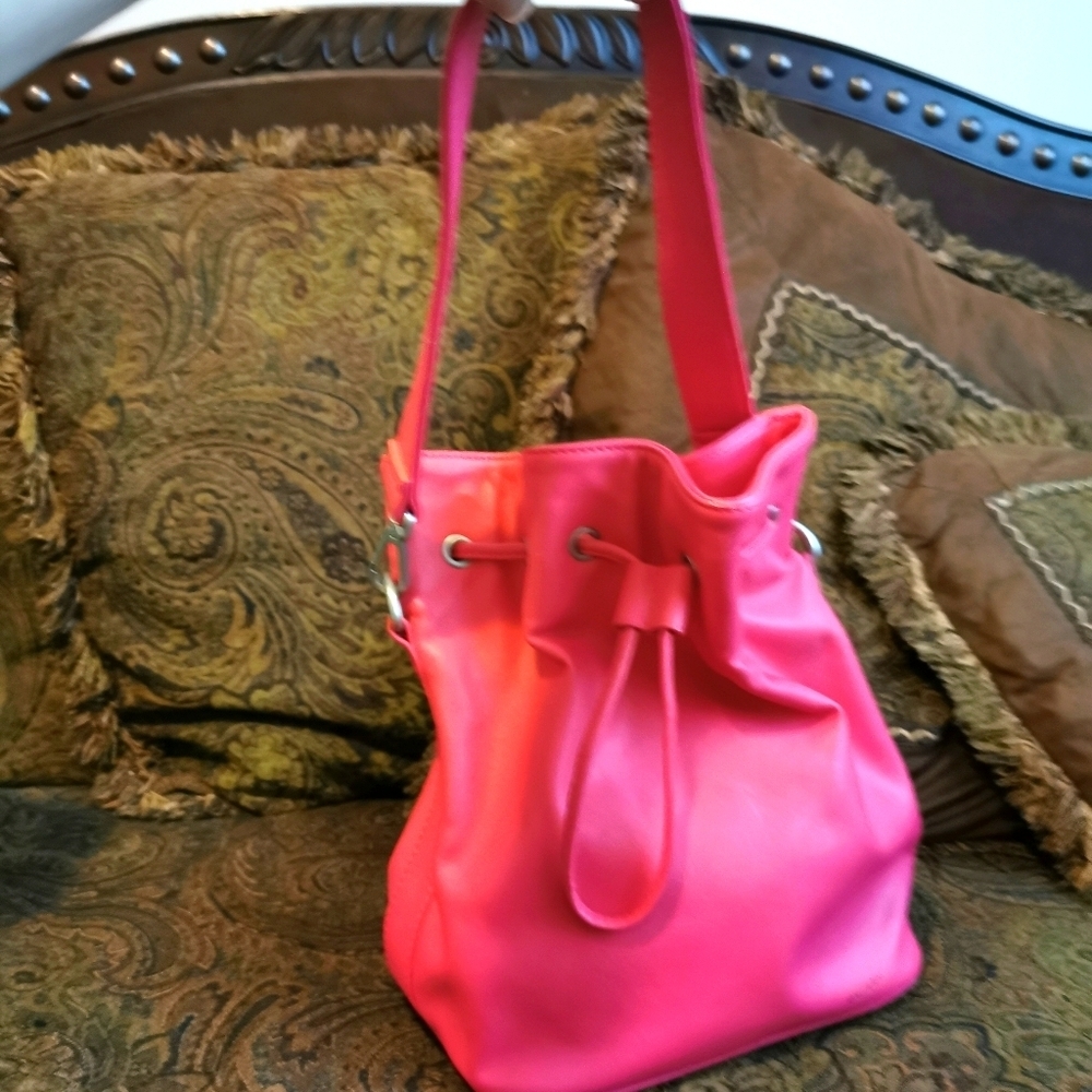 Matt & Nat bucket tote